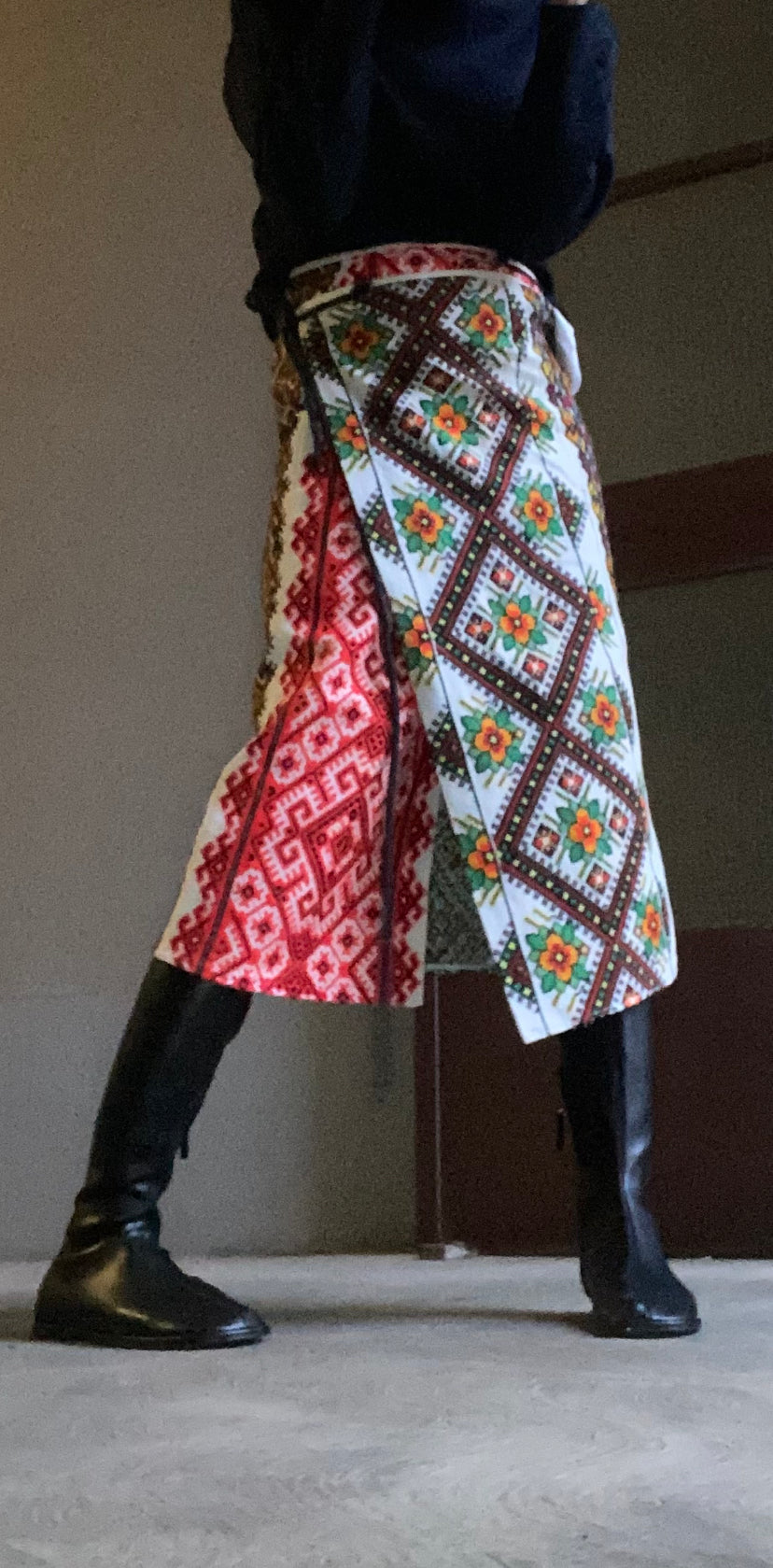 Wallet embroidered patchwork skirt